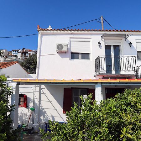 Angelinas House Hotel Глоса Екстериор снимка