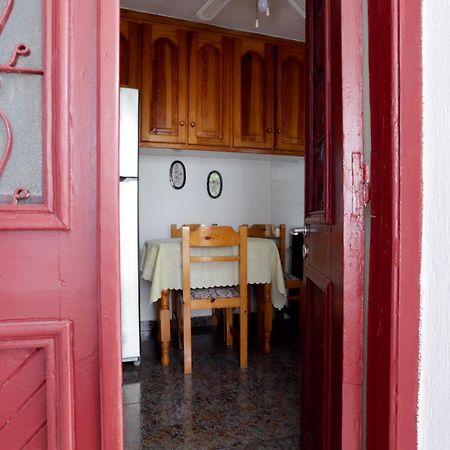 Angelinas House Hotel Глоса Екстериор снимка