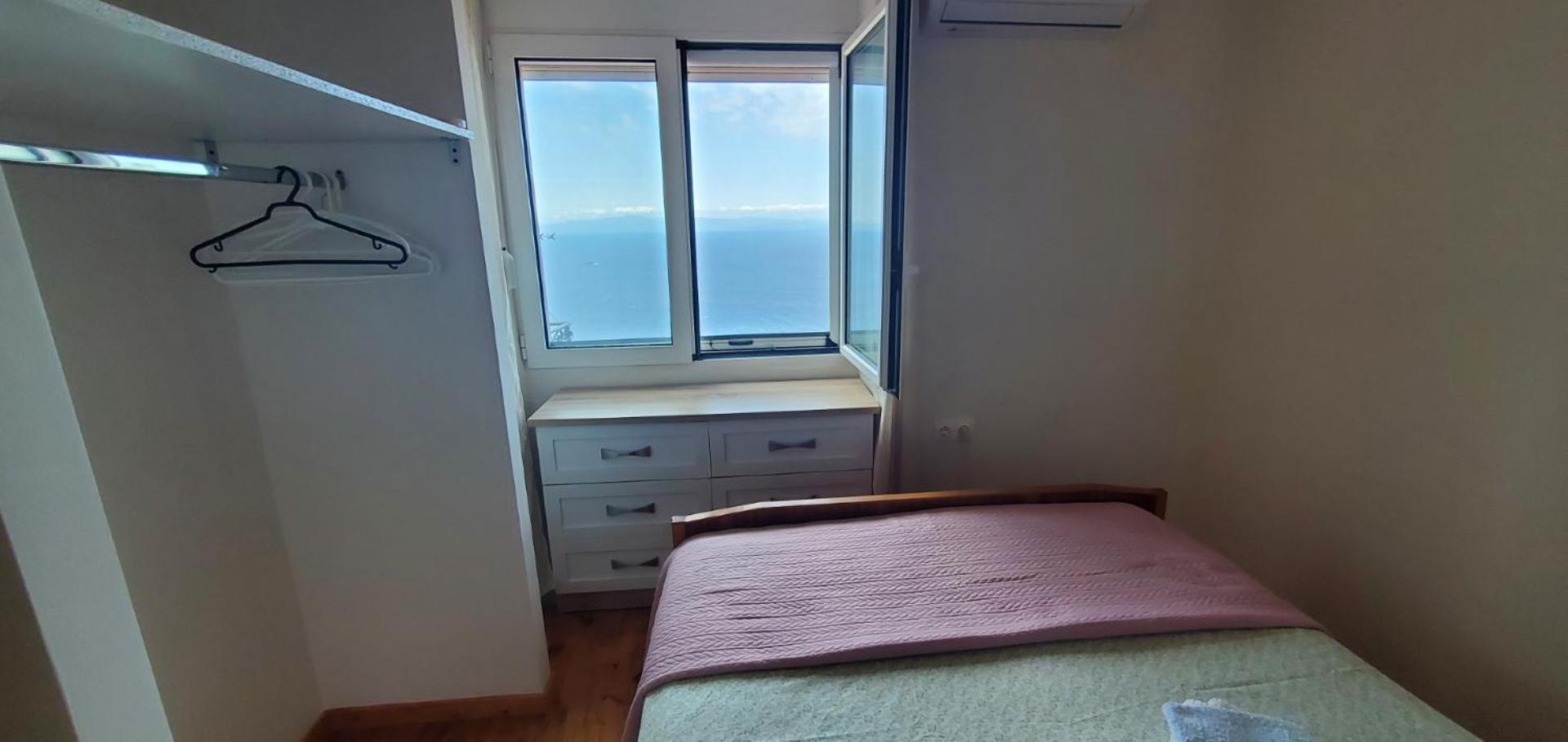 Angelinas House Hotel Глоса Екстериор снимка
