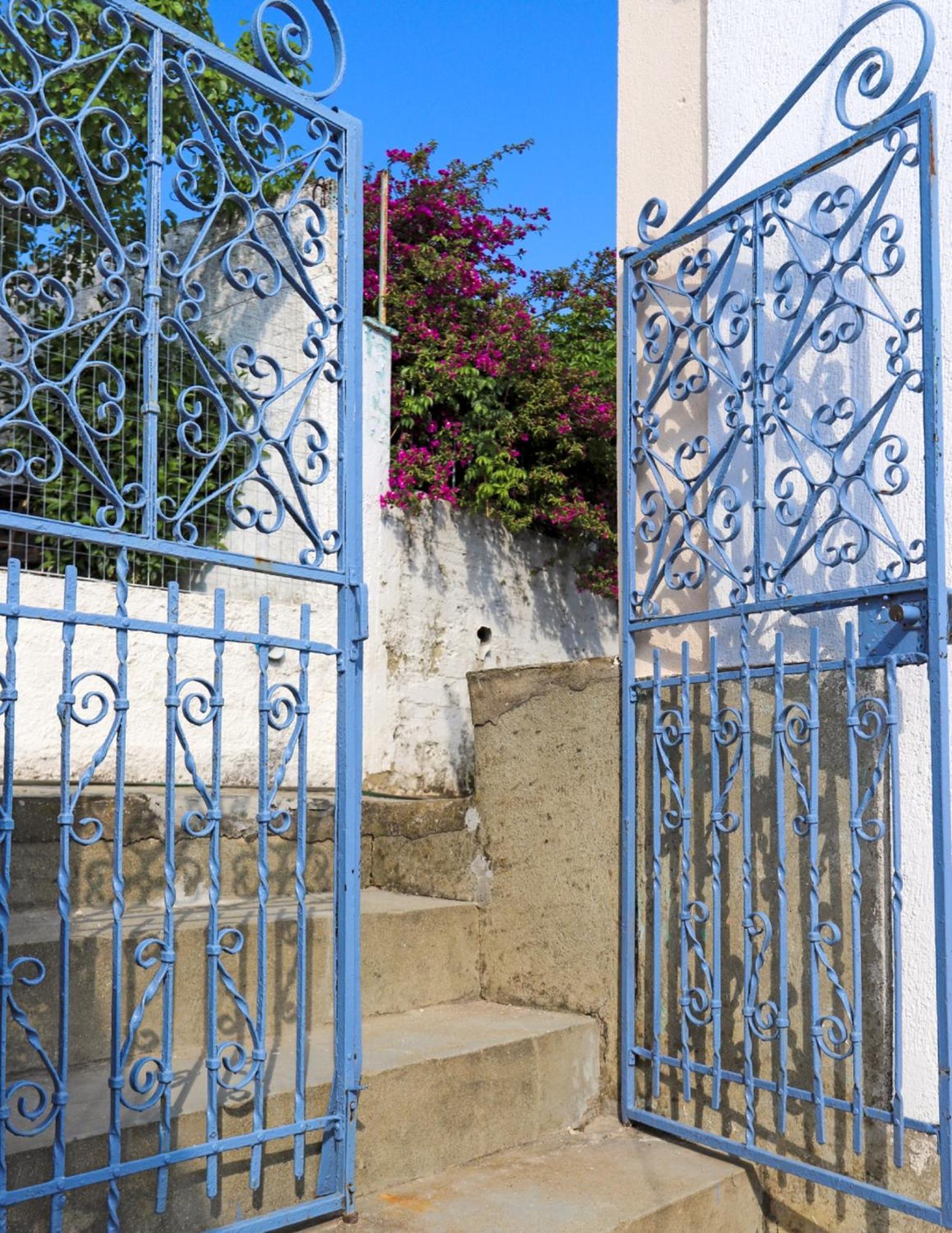 Angelinas House Hotel Глоса Екстериор снимка
