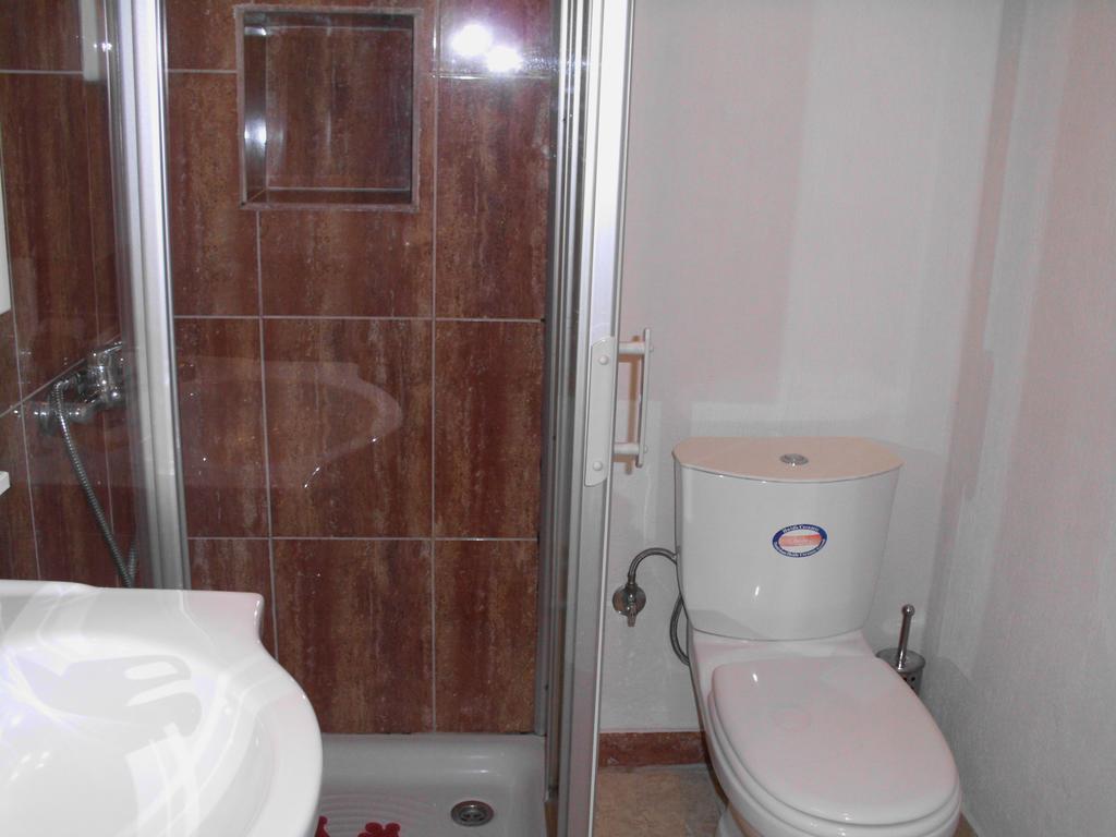 Angelinas House Hotel Глоса Екстериор снимка